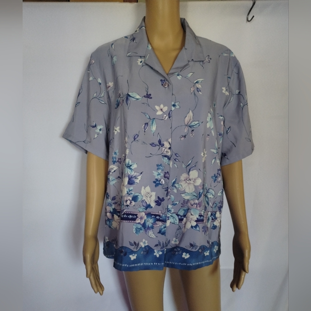 BonWorth Floral Button Front Blouse M Petite Blue Gray Short Sleeve Lightweight
